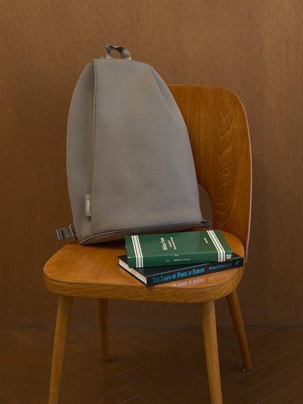  emmi / エミ  バッグ / リュック  ネオプレーン2wayボディバックパック