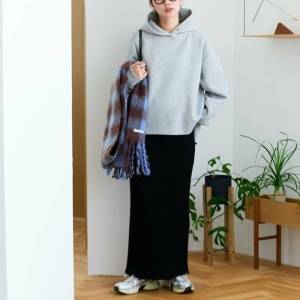 グレーパーカーはこう着る！40代がお手本にしたいおしゃれコーデ12選