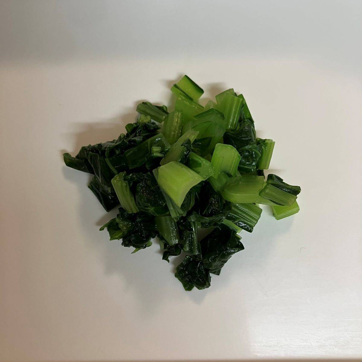 JAグループ公式の「小松菜とひじきのタルタルトースト」のレシピ