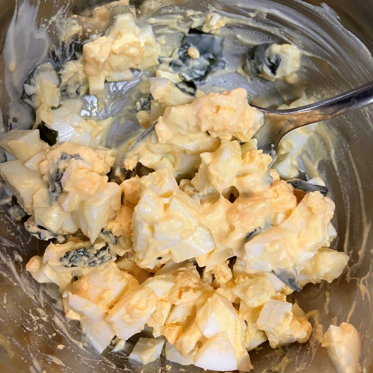 JAグループ公式の「小松菜とひじきのタルタルトースト」のレシピ