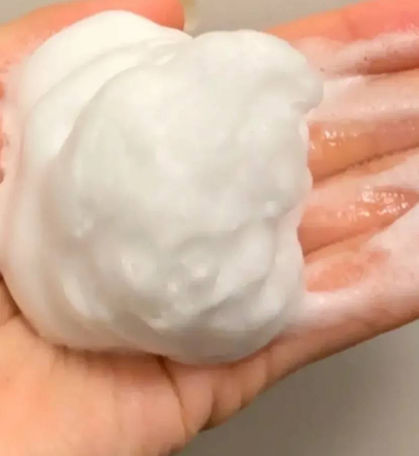 88 by MEDULLA ホイップクリームリペアブースター GREEN MintKiwiの泡