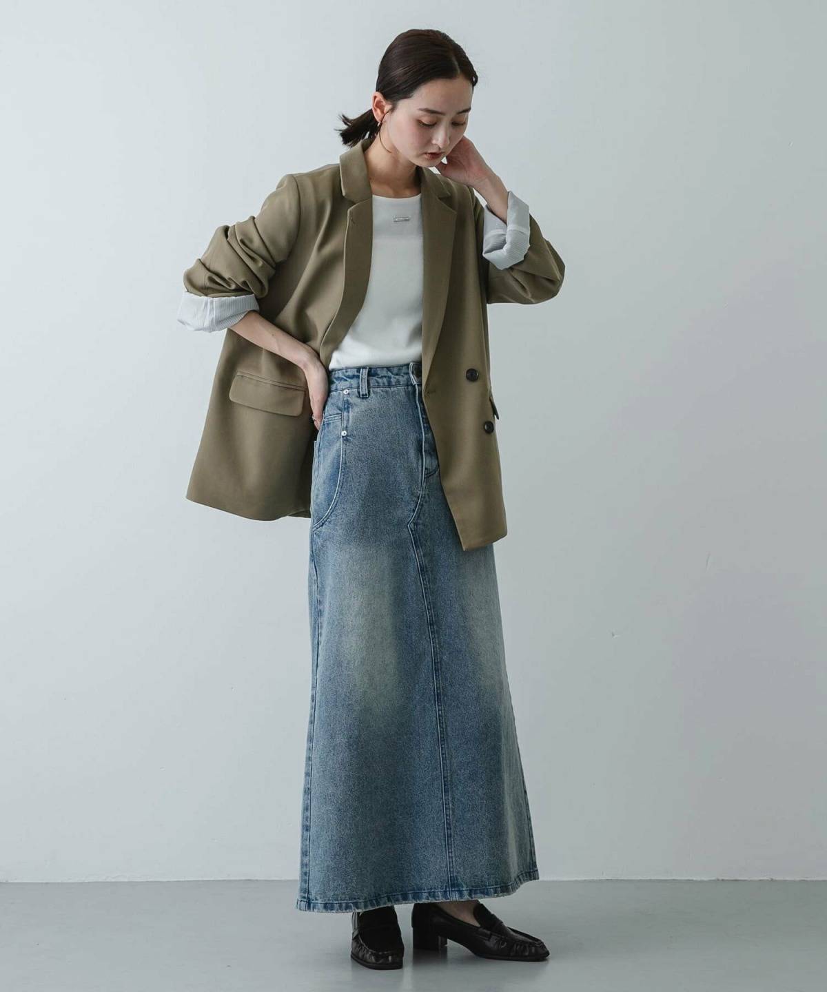 40代向け花見コーデ ジャケット デニムスカート