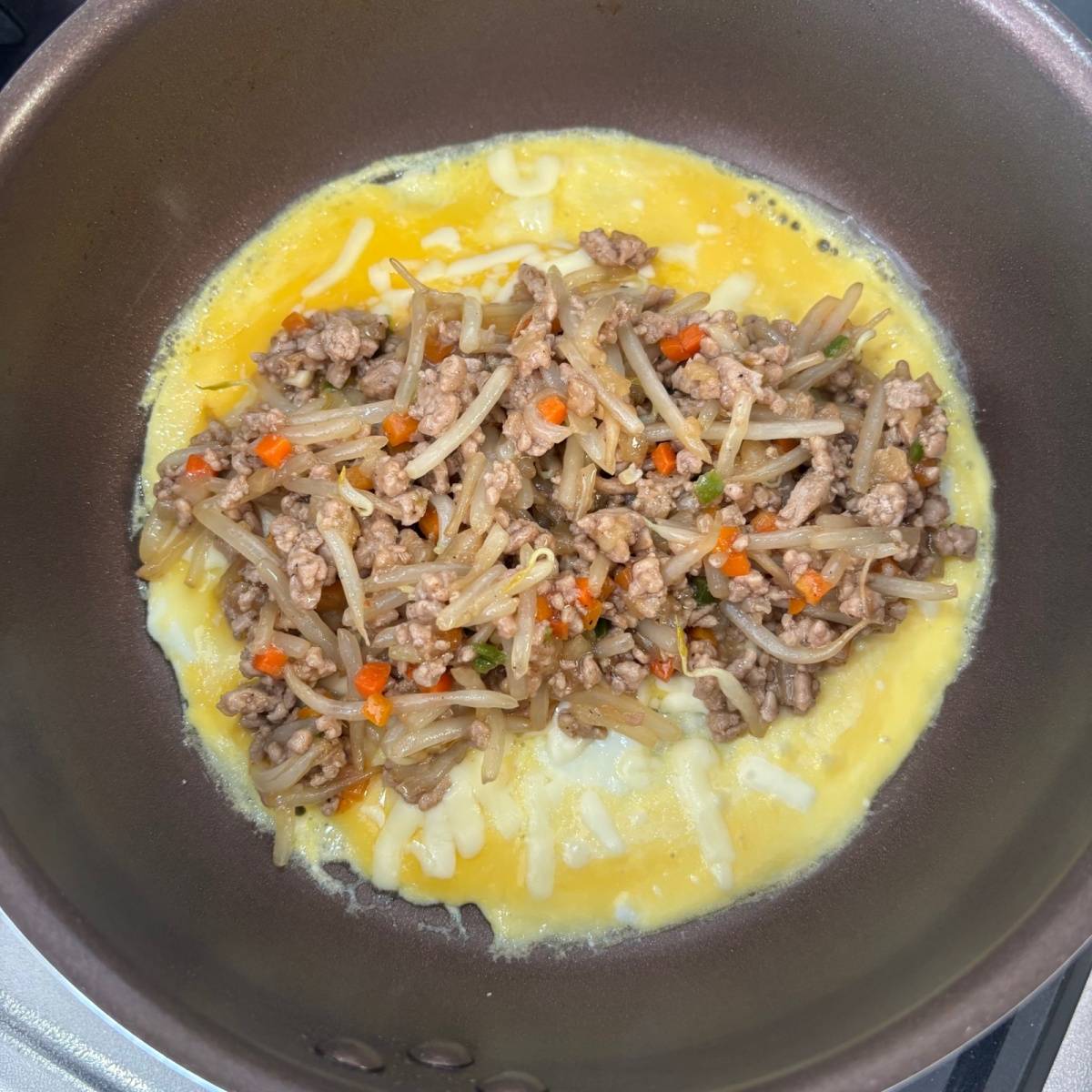 JAグループ公式の「もやしとひき肉入りオムレツ」のレシピ