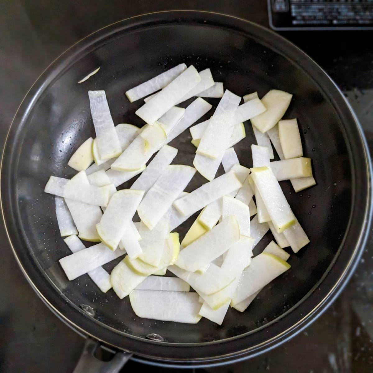 JAグループ公式の「大根とひじき油揚げのきんぴら風」のレシピ