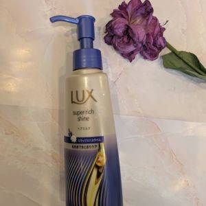 睡蓮とラベンダーの香りがお気に入り♡付け心地が軽やかなヘアミルク