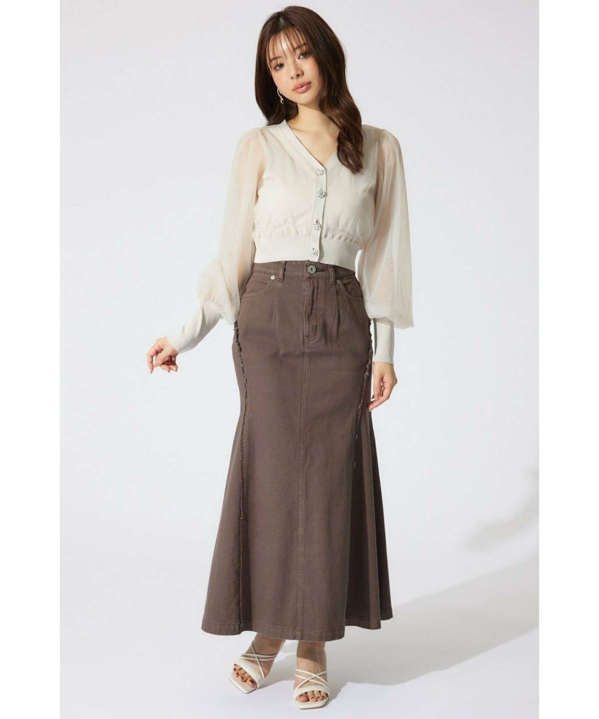 ベージュのカーディガンを使った夏コーデ マーメイドスカート