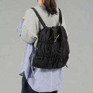 「とにかく軽い」「上品に使える」きれいめコーデでも浮かないナップサック3選【2026年3月】