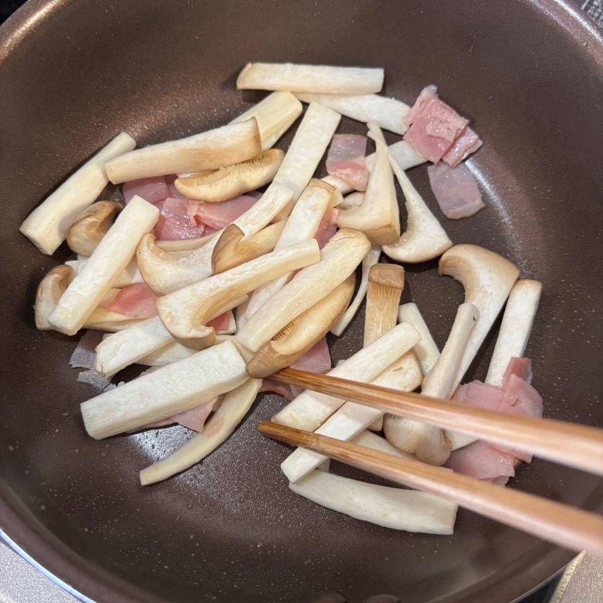 JAグループ公式の「ほうれん草とエリンギコーンのマヨ醤油炒め」のレシピ