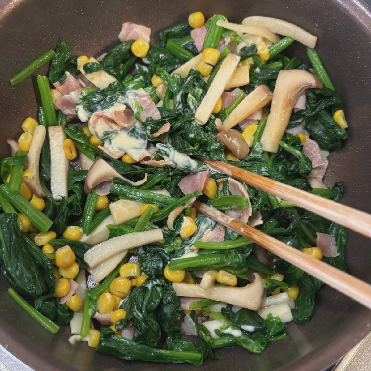 JAグループ公式の「ほうれん草とエリンギコーンのマヨ醤油炒め」のレシピ