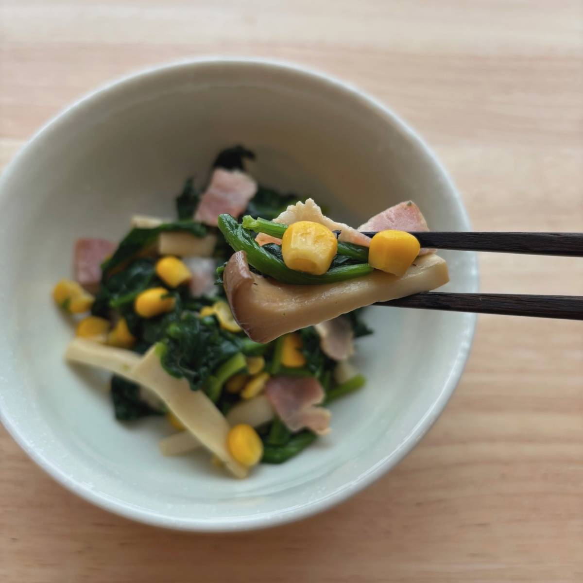 JAグループ公式の「ほうれん草とエリンギコーンのマヨ醤油炒め」のレシピ