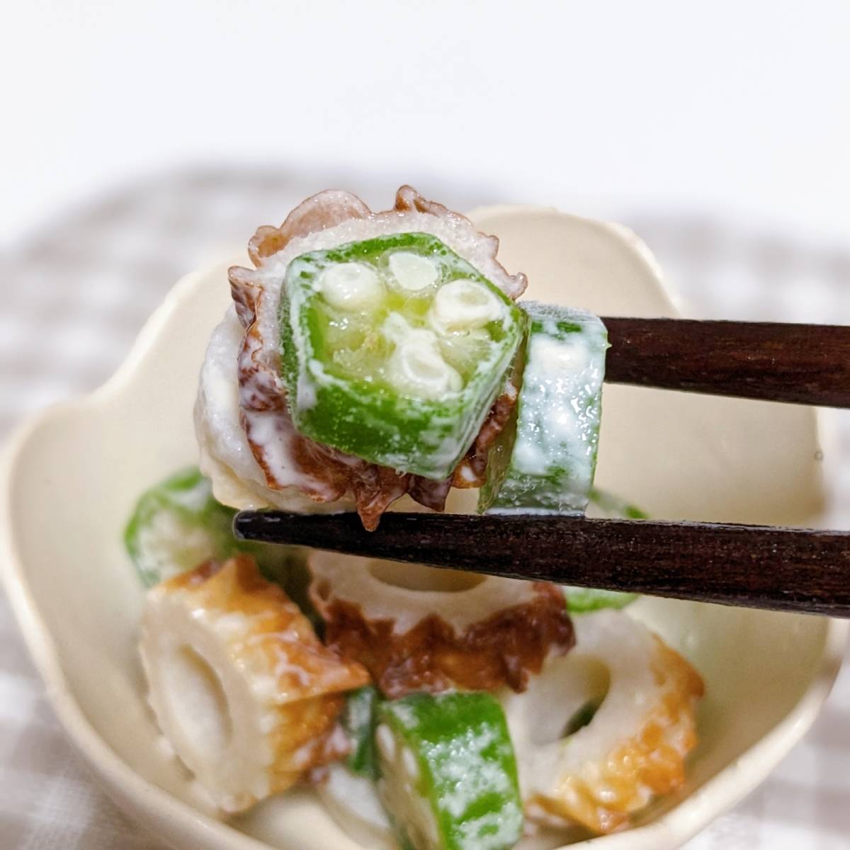 ニッスイ公式の「活ちくわとオクラのわさびマヨネーズ和え」のレシピ