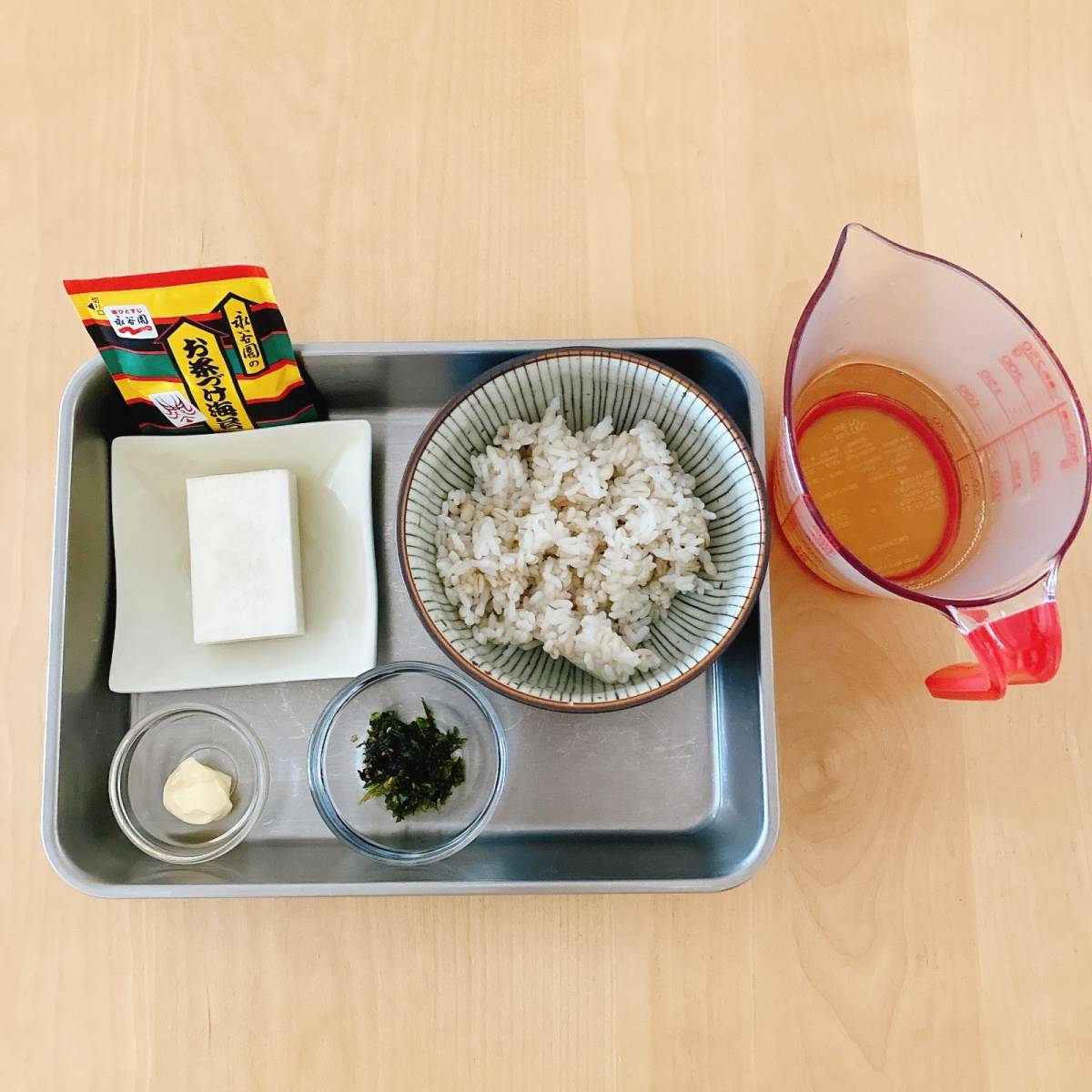 永谷園公式の「コロコロのりマヨ餅茶づけ 〜めざまし茶づけ〜」のレシピ