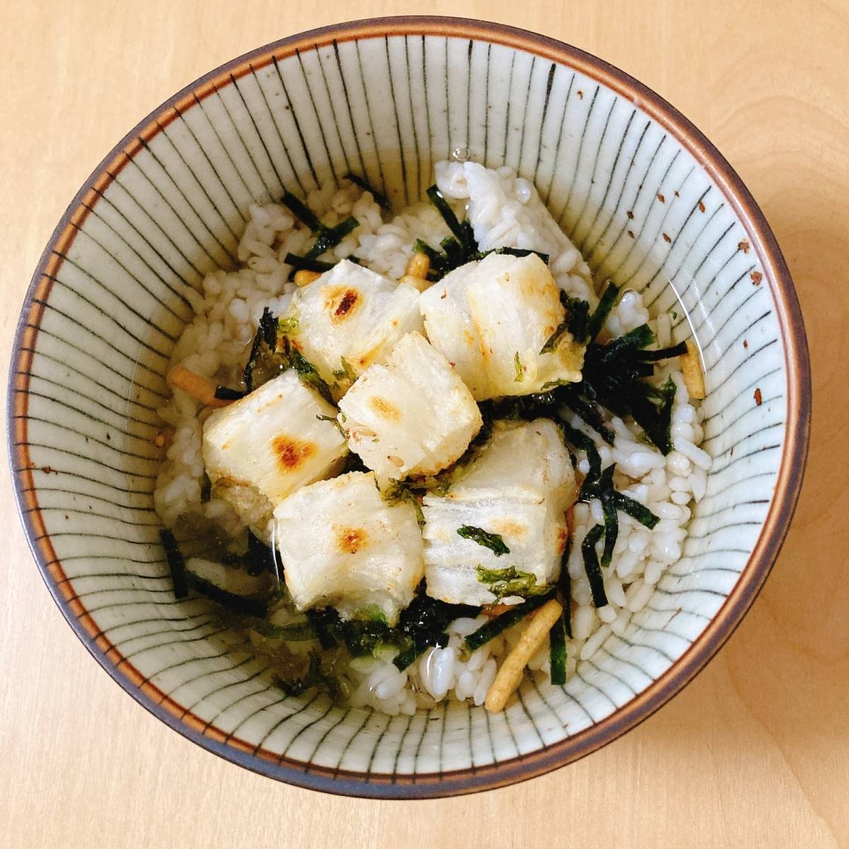 永谷園公式の「コロコロのりマヨ餅茶づけ 〜めざまし茶づけ〜」のレシピ