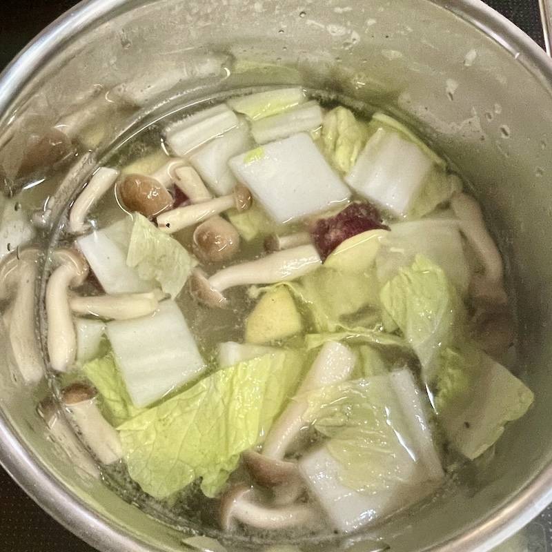 JAグループ公式の「ほっこり♪暖まるスープ♪白菜とさつまいものお味噌汁」のレシピ