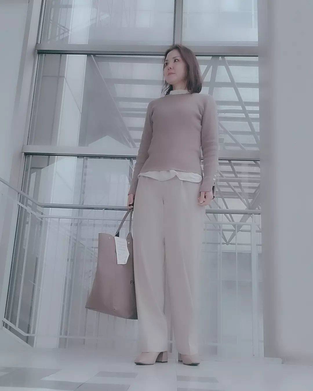 ベージュのワントーンコーデで春らしく♪