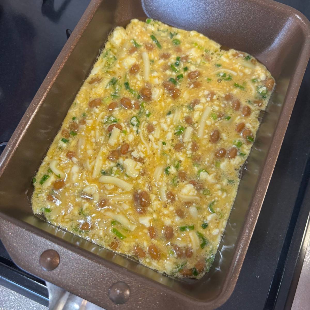 タカノフーズ公式の「納豆と豆腐のふわふわだし巻き卵」のレシピ