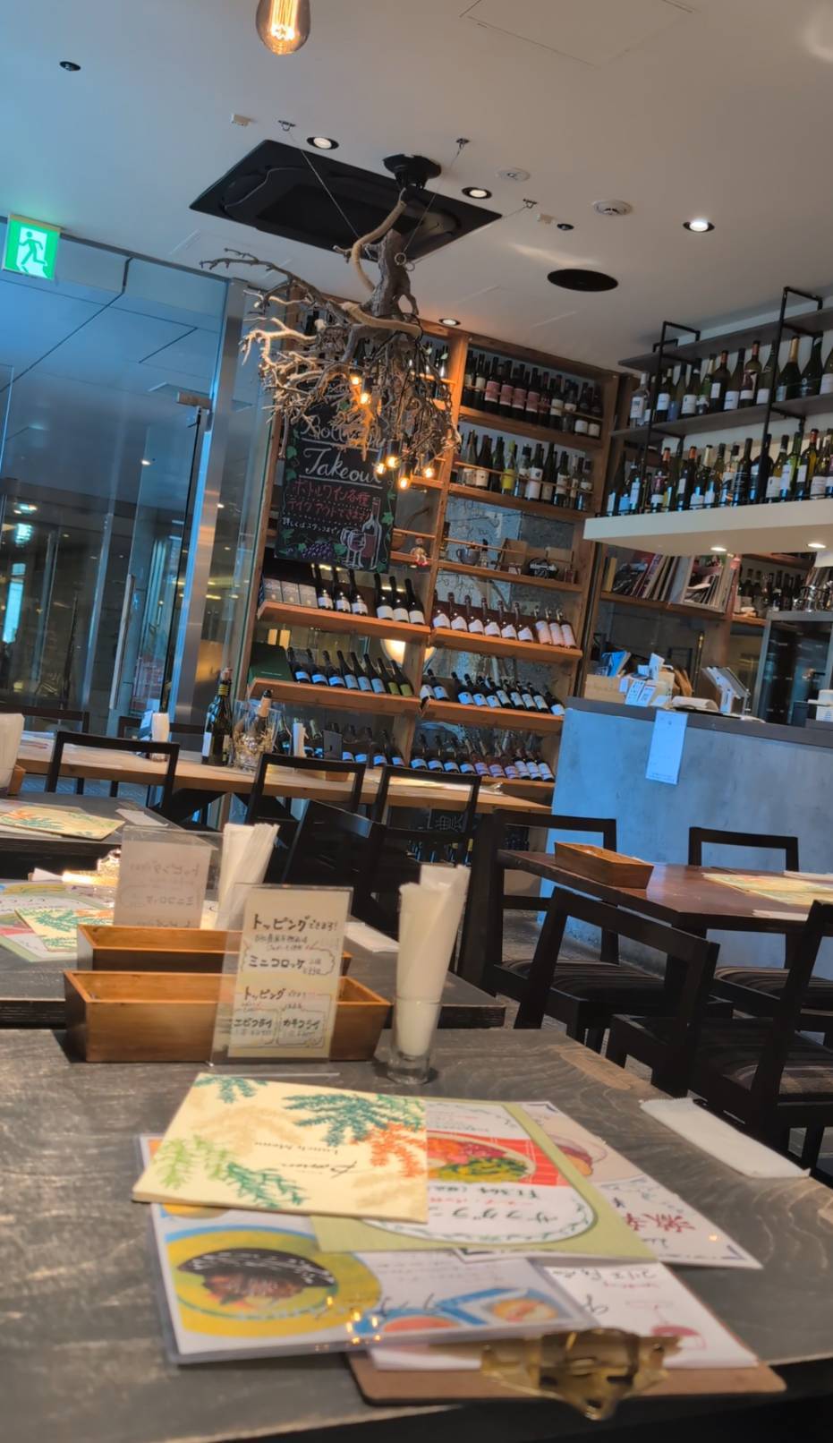 Bistro Roven 新宿 内観