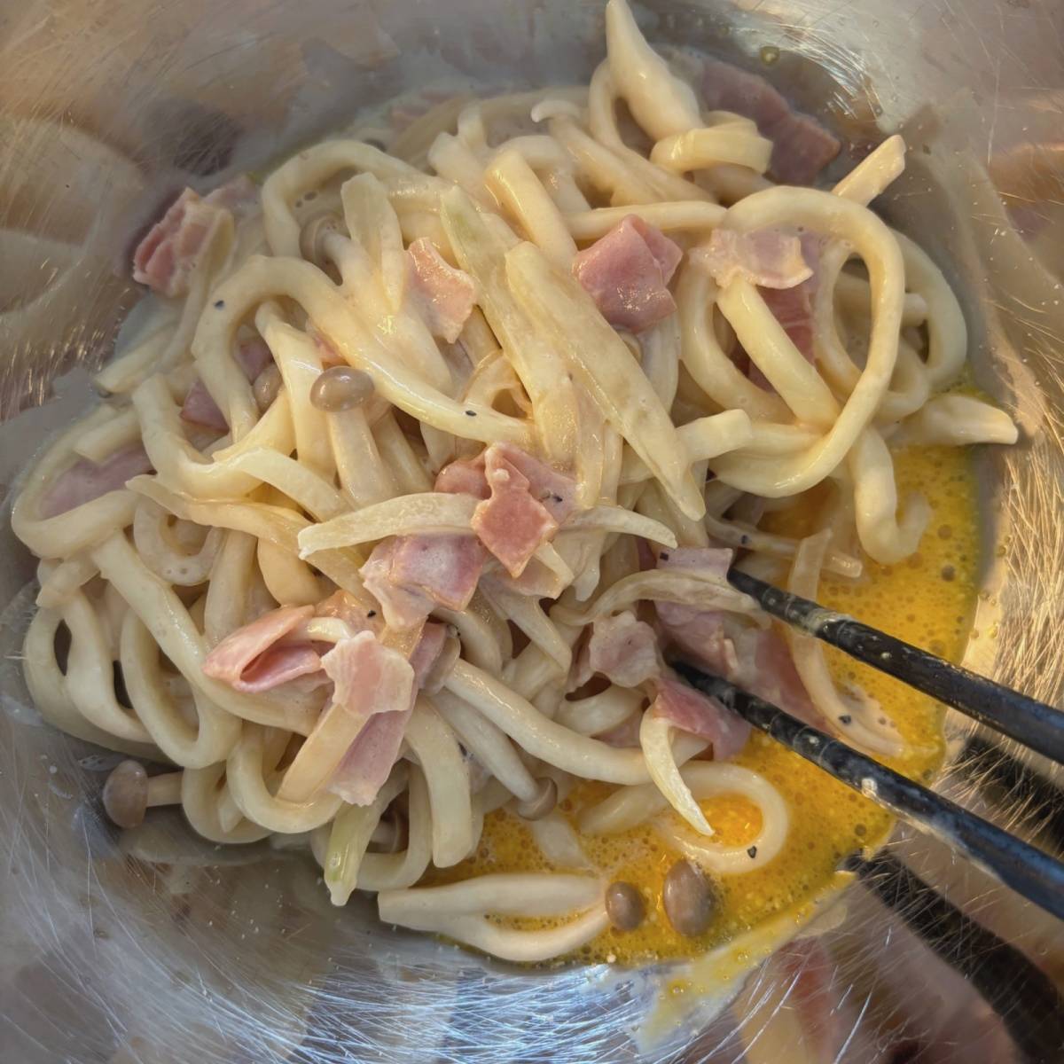 JA全農公式の「うどんカルボナーラ」のレシピ