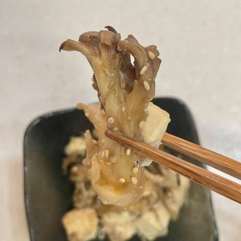 JAグループ公式の「きのこしらす豆腐炒め」のレシピ