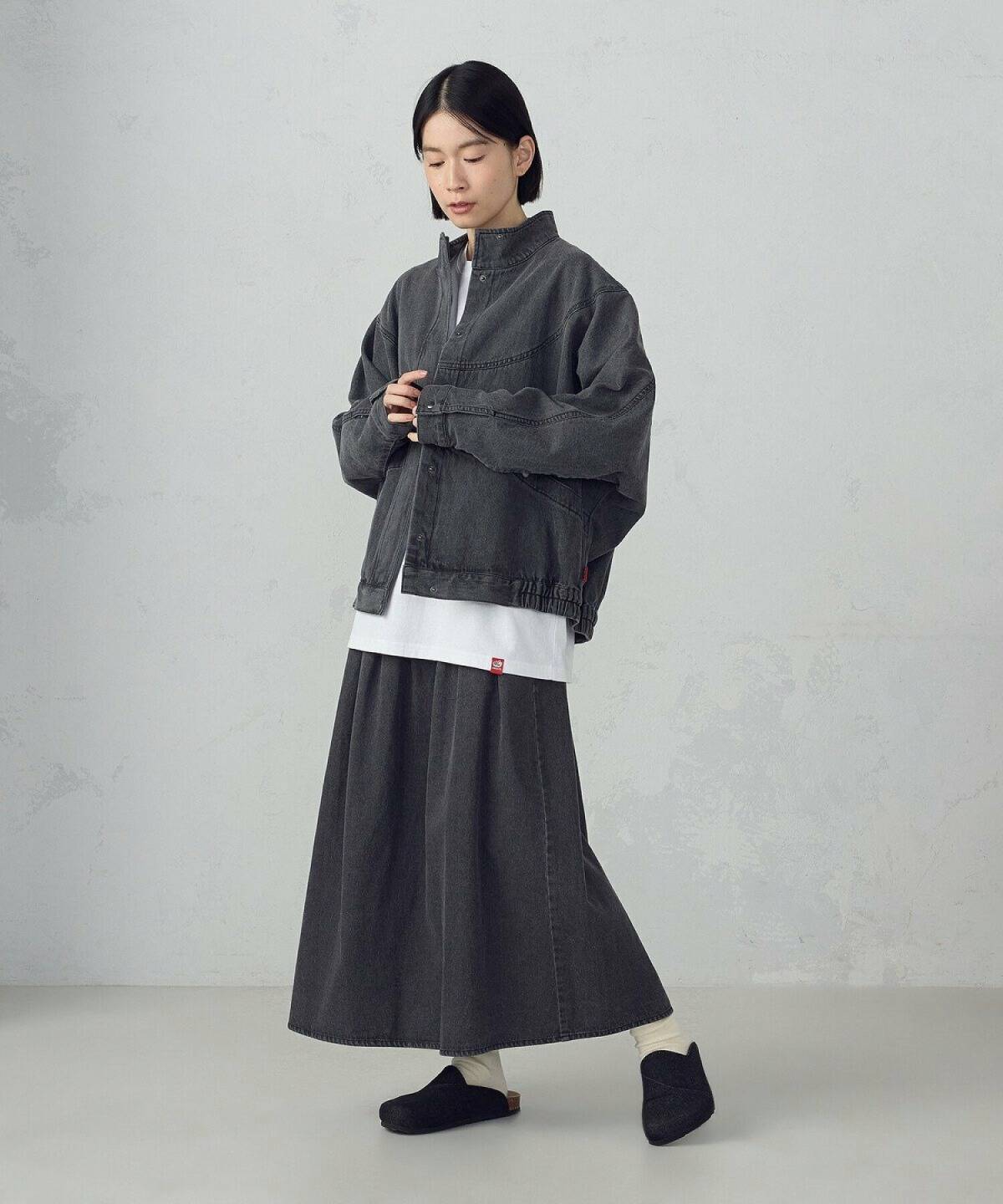 デニムスカートを使った冬コーデ デニムブルゾン