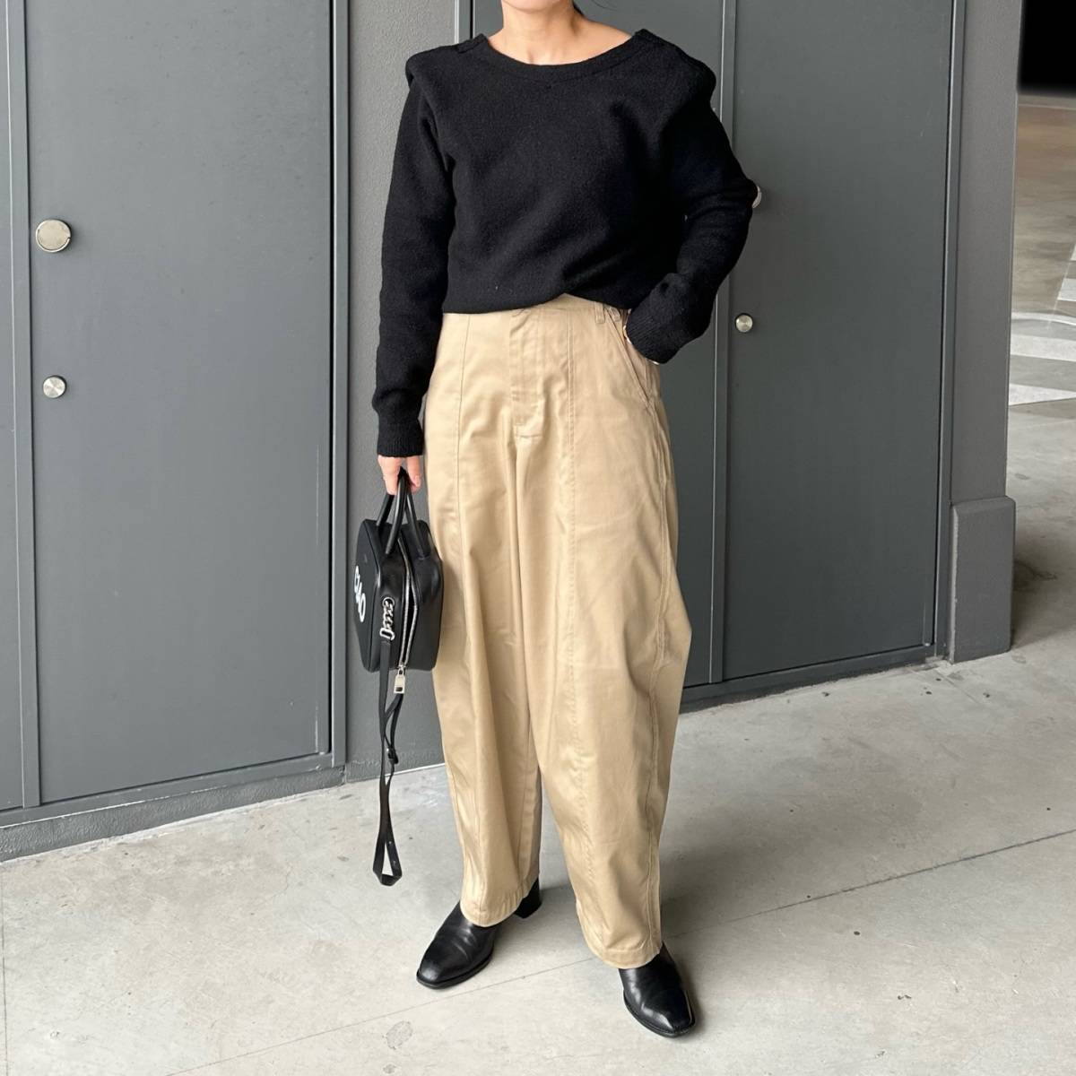 黒×ベージュで上品に♪