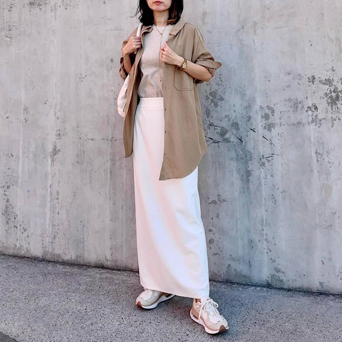 ロングシャツを羽織る♡