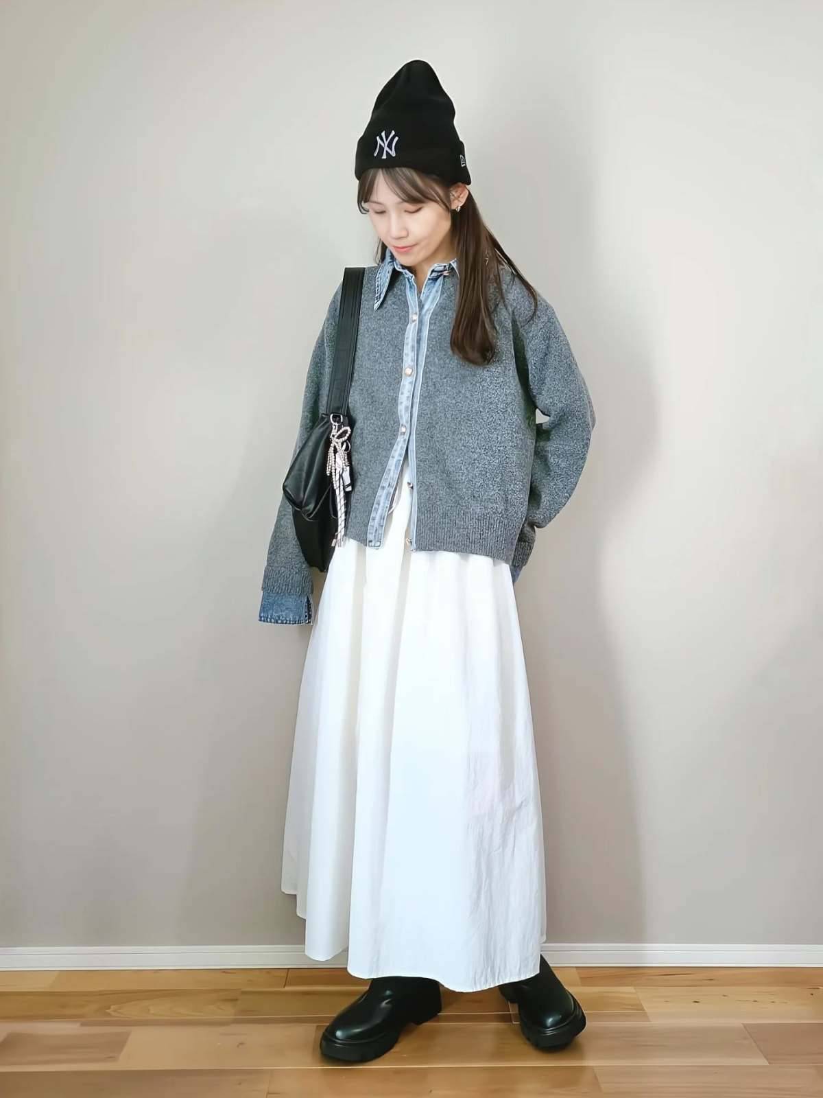 重ね着風デザインのカーディガンを合わせる♡