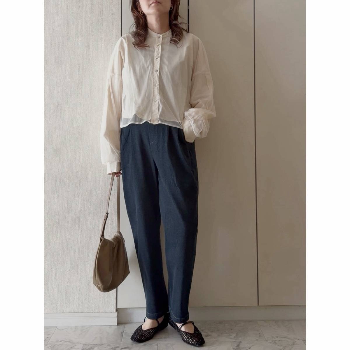 ベージュ×ネイビーで知的に見せる♡