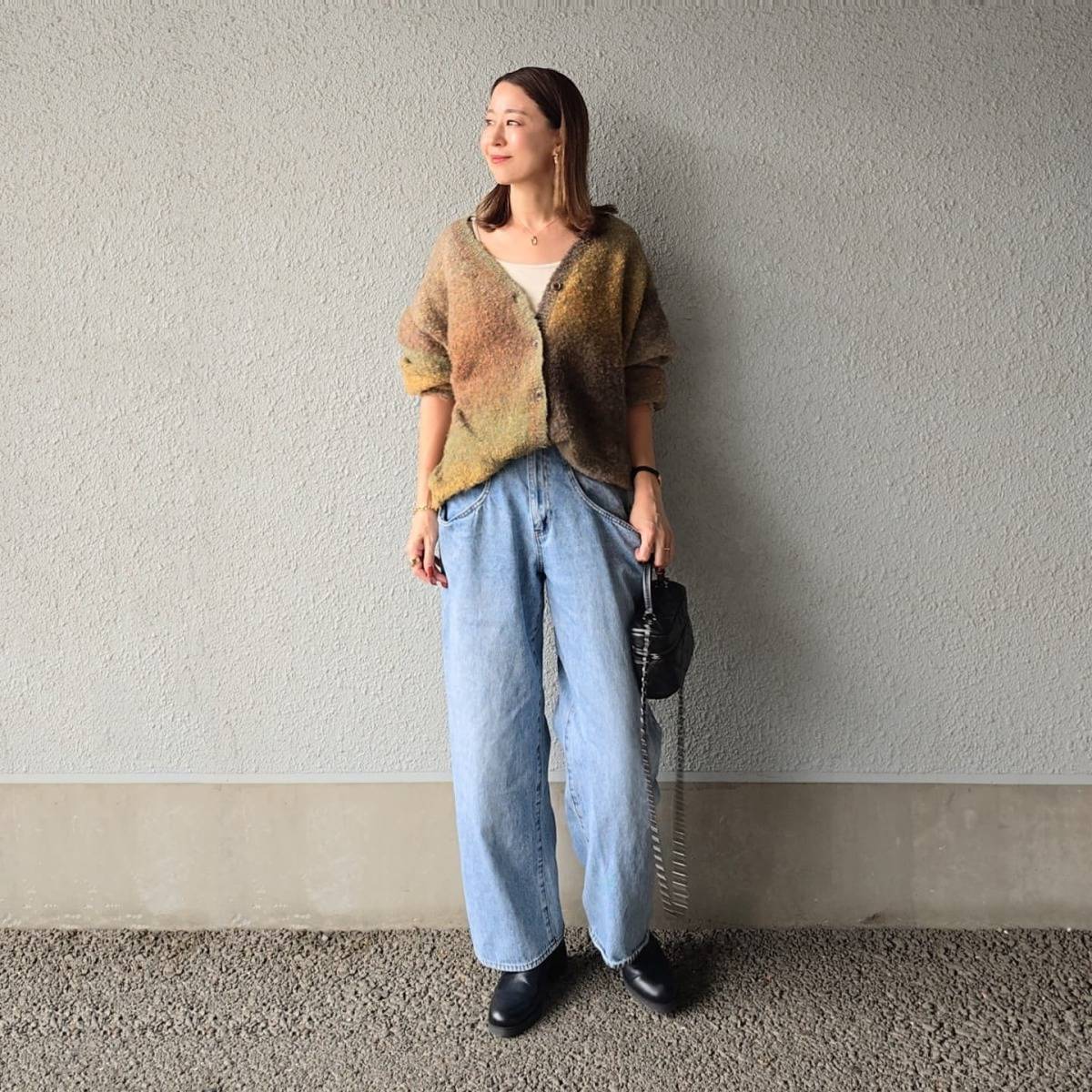 デニムパンツを合わせる！