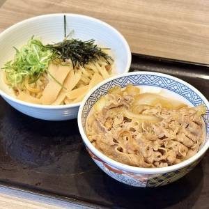 もう3日連続で食べてる。【吉野家】の新作が本気でビビるほどウマいよ