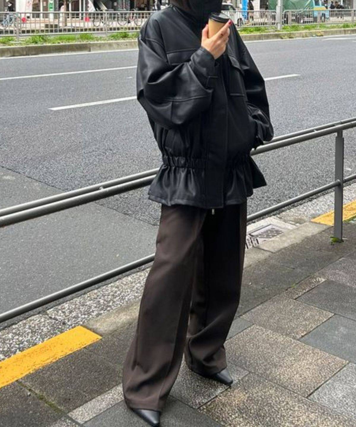 Henon.  HIGH WAIST TUCK PANTS