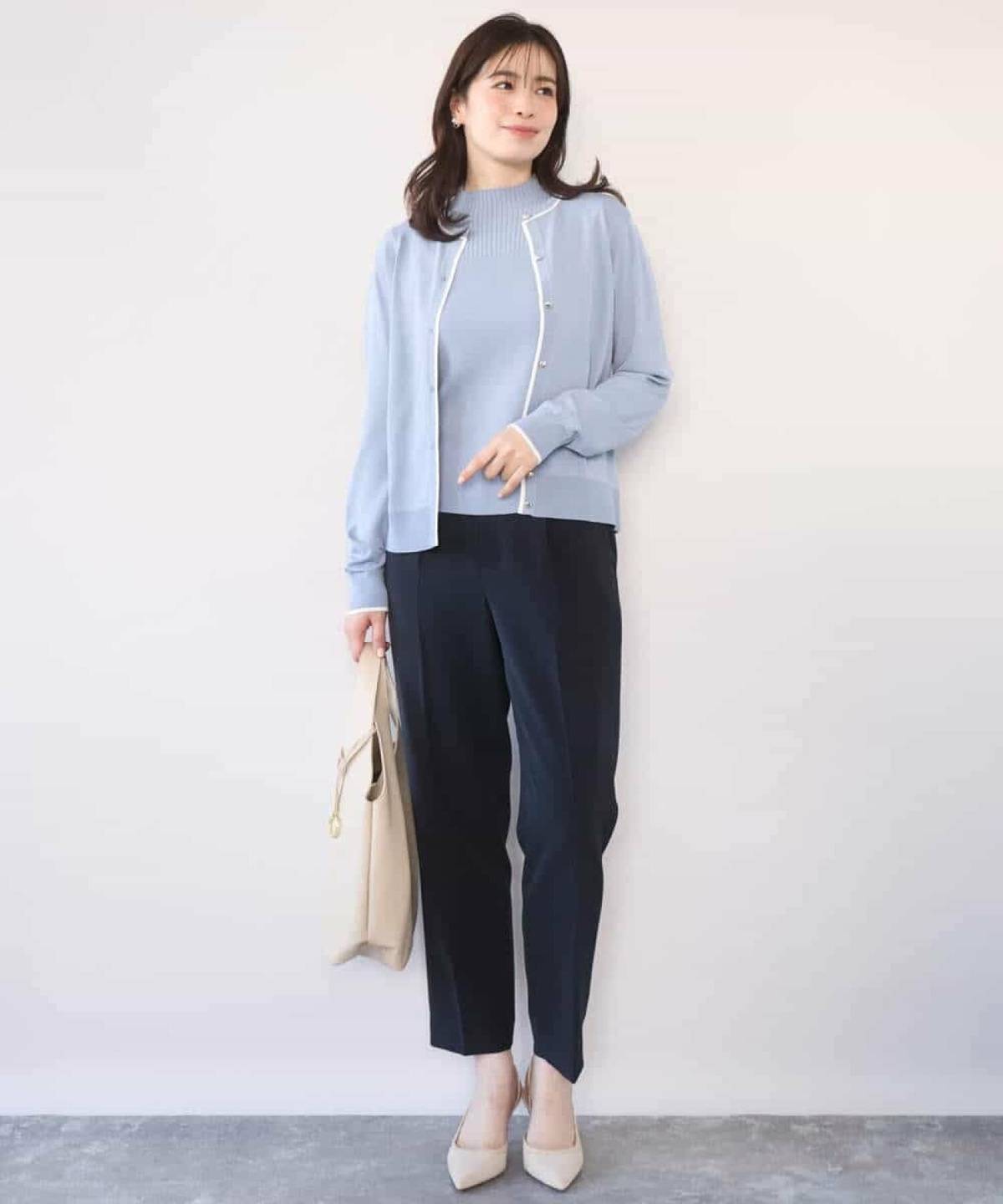 水色のカーディガンを使った春コーデ アンサンブル