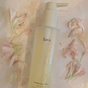 しっとりした使用感と柑橘の香りが◎乾燥する季節にリピートする洗顔料