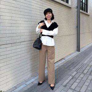 ベーシックなコーデのアクセントに。キャスケットがきちんと感をプラス