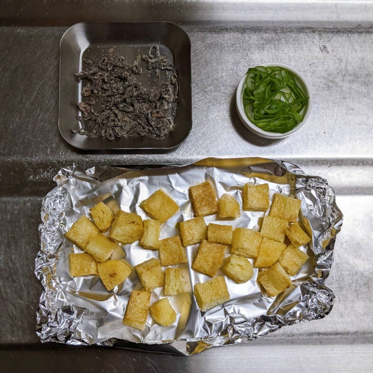 ヤマキ公式の「だしうま!おかか昆布と油揚げのおにぎり」のレシピ