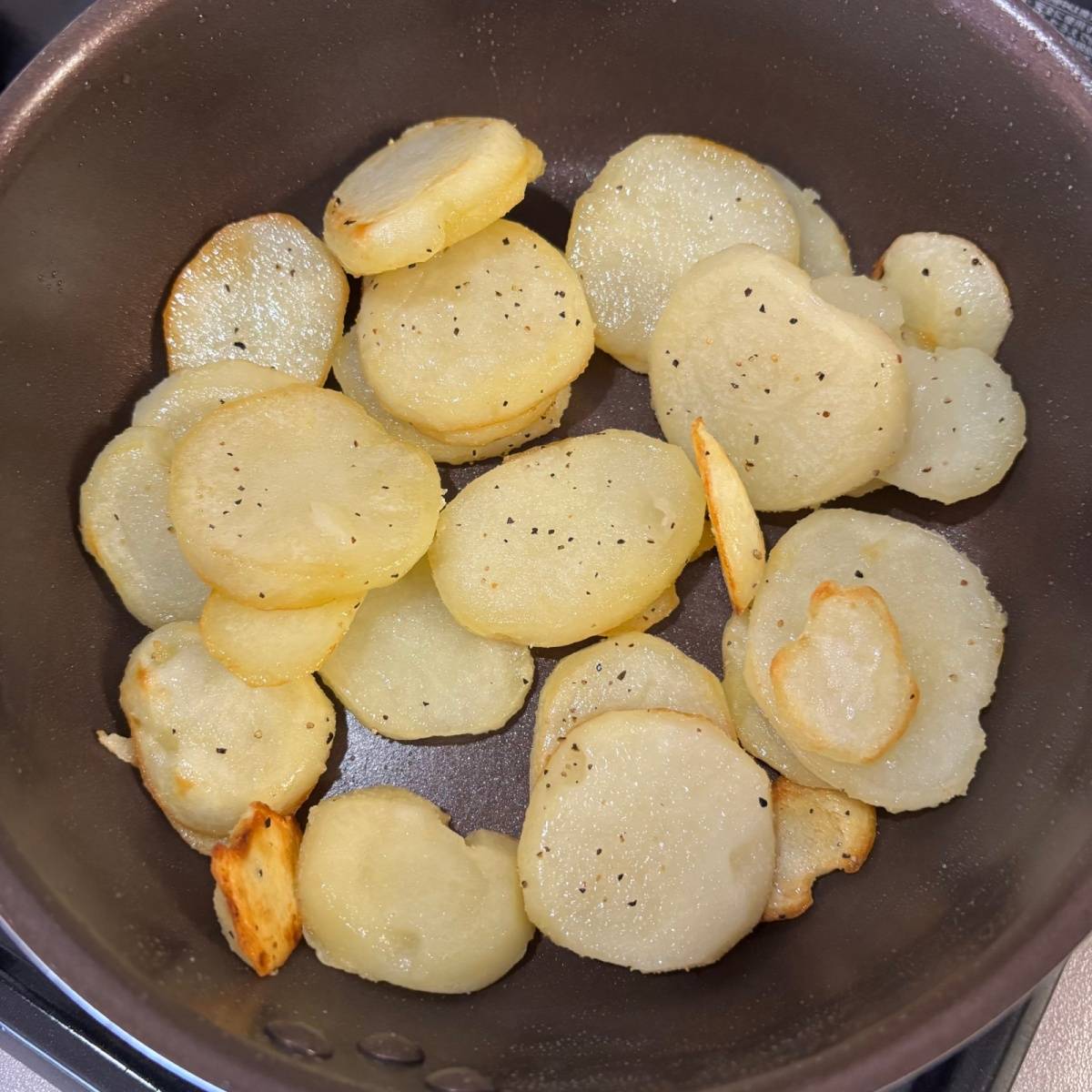 JAグループ公式の「アスパラとじゃがいものバター醤油炒め」のレシピ