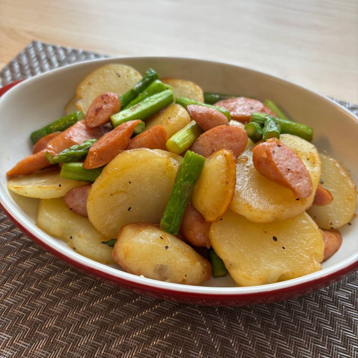 JAグループ公式の「アスパラとじゃがいものバター醤油炒め」のレシピ