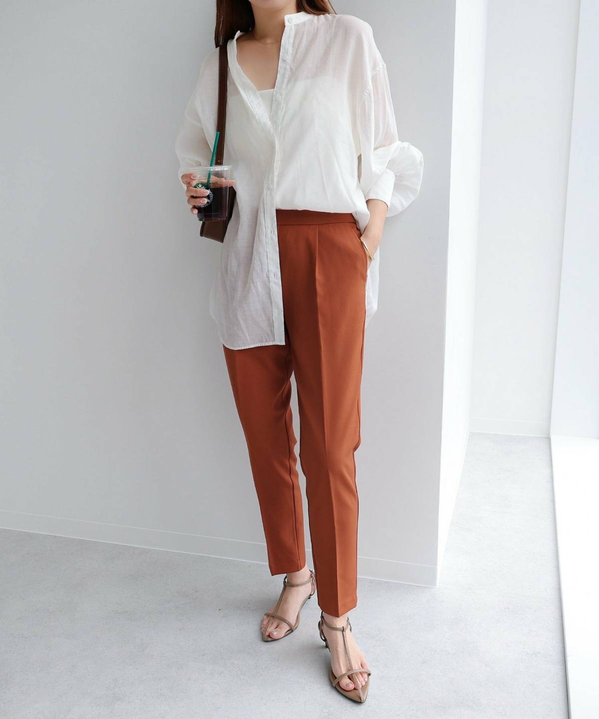 5月の沖縄コーデ シアーシャツ テーパードパンツ