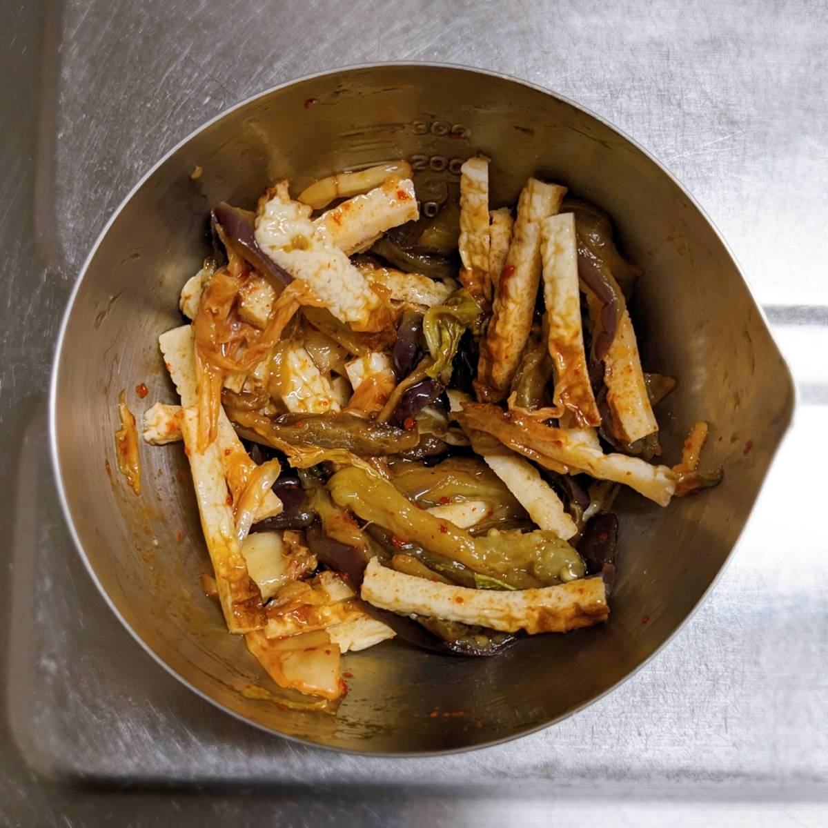 ニッスイ公式の「活ちくわとなすのキムチユッケ風」のレシピ