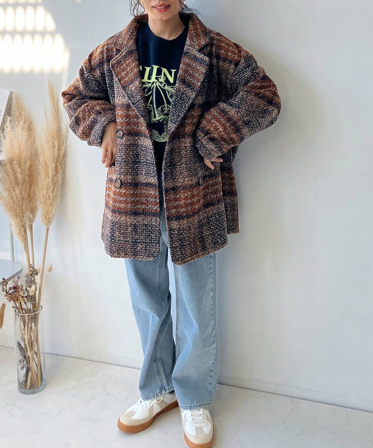 4月の北海道コーデ チェック柄コート デニム