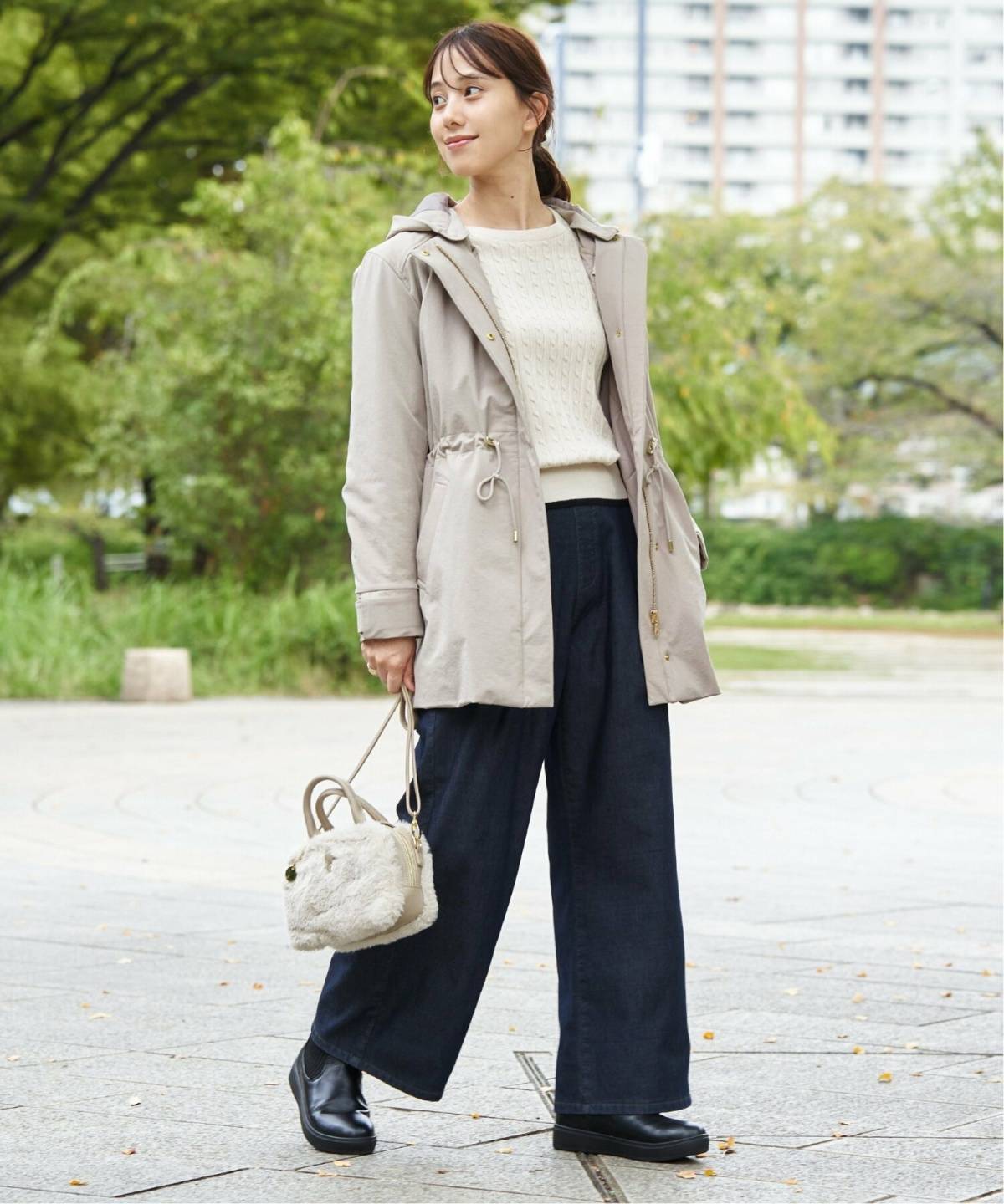 4月の北海道コーデ ワイドパンツ フード付きアウター