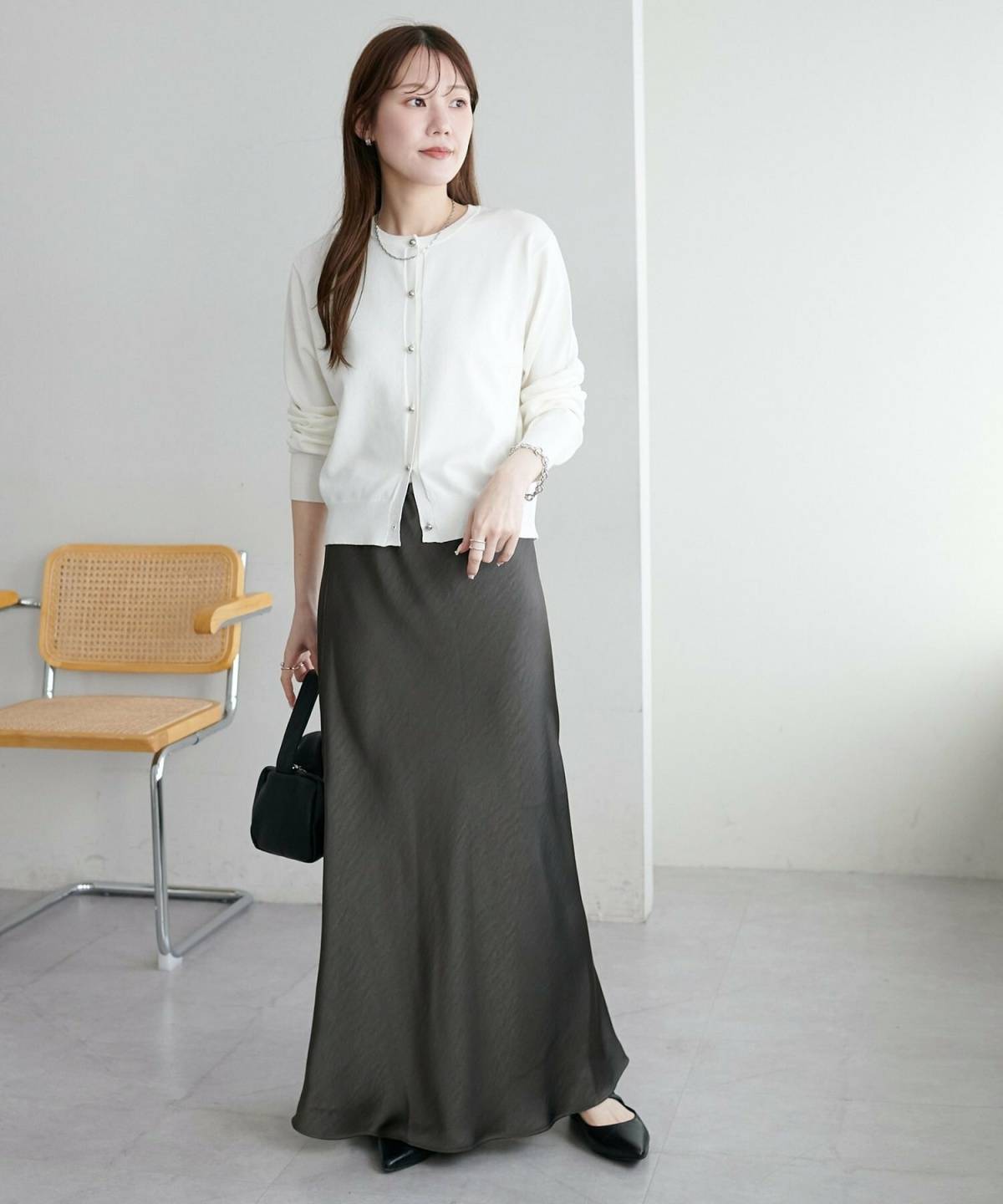 6月の京都コーデ サテンスカート カーディガン