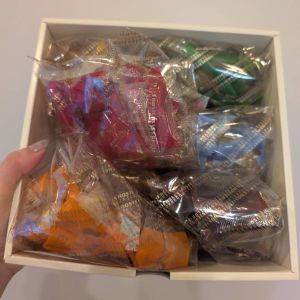 春の手土産にはカラフルでポップなお菓子！「レ ロジェ」のプチガトー