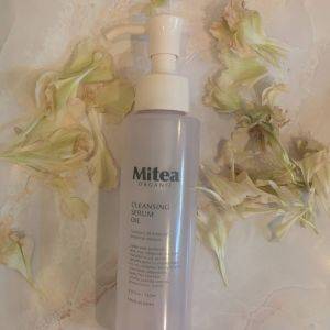 とろみのあるテクスチャーが◎オーガニック×美容オイルのクレンジング