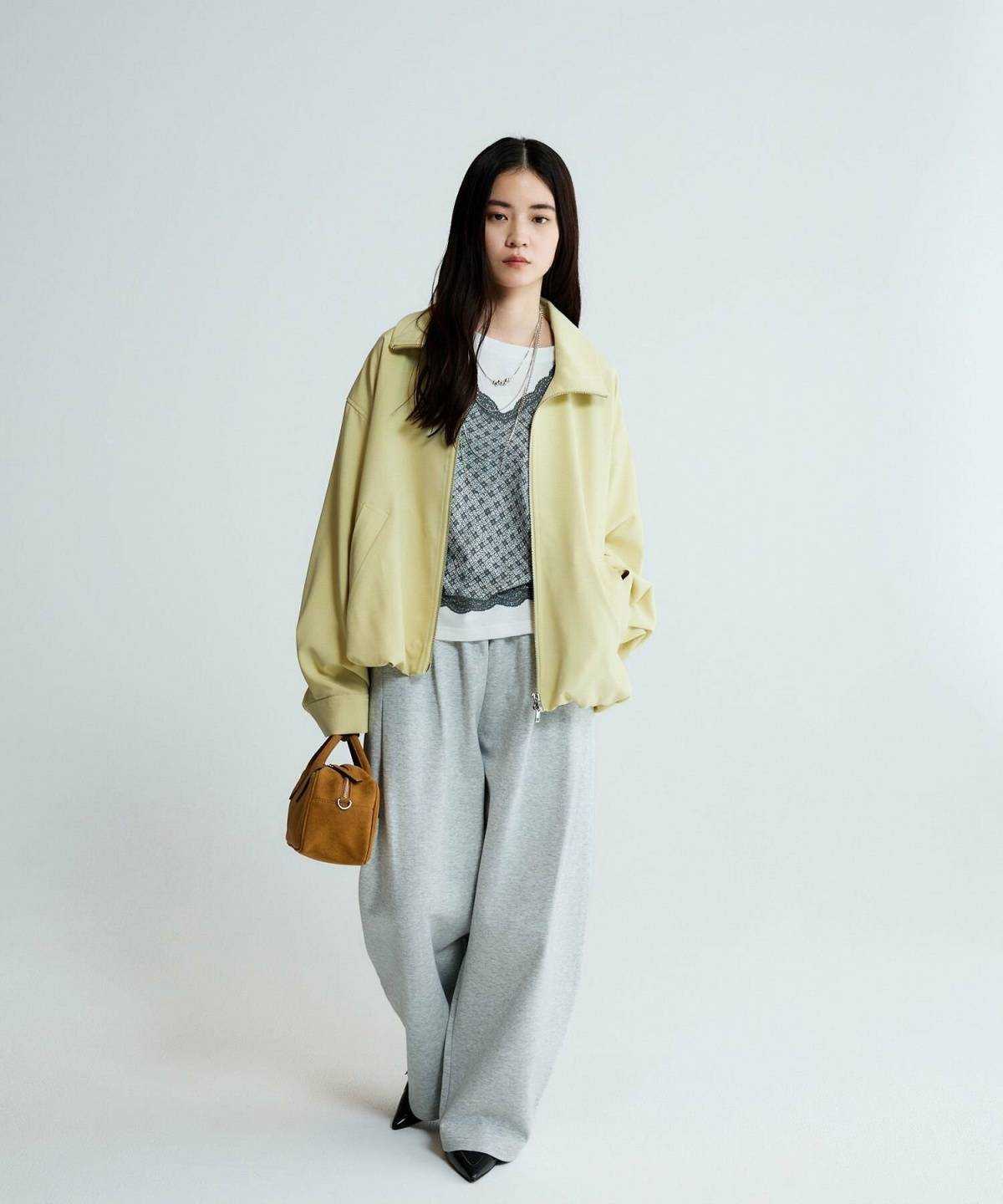 6月北海道コーデ ブルゾン スウェットパンツ