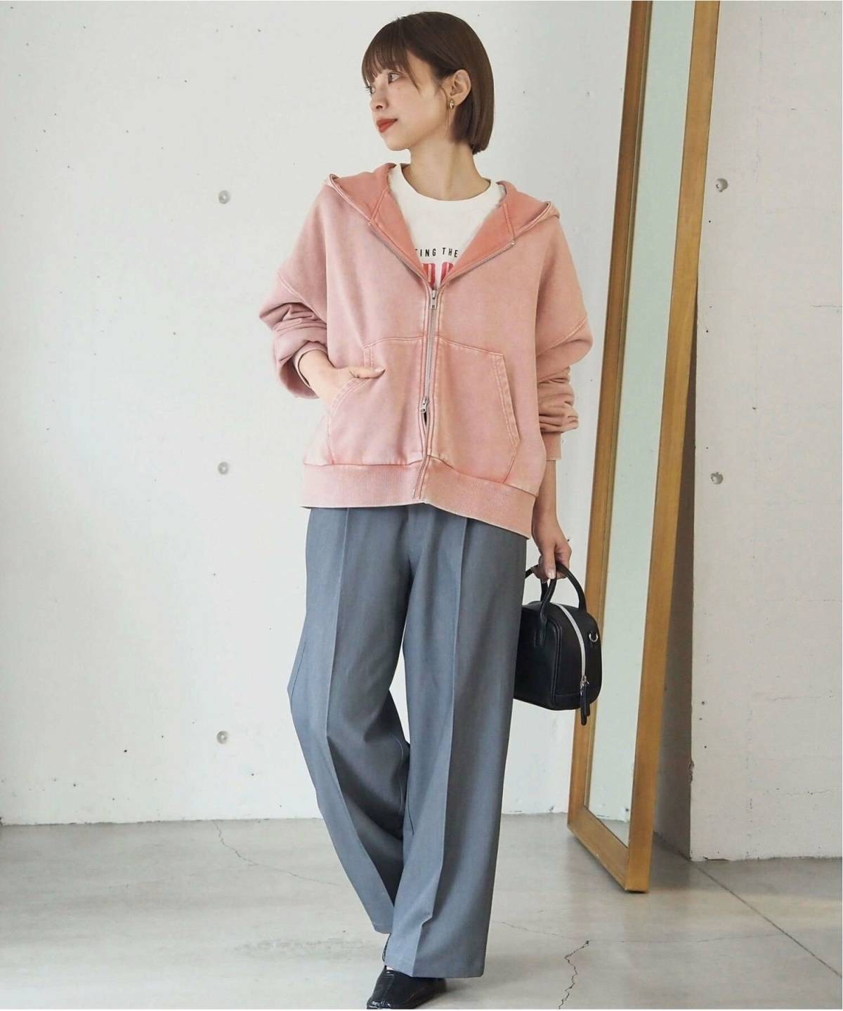 6月北海道コーデ パーカー センタープレスパンツ