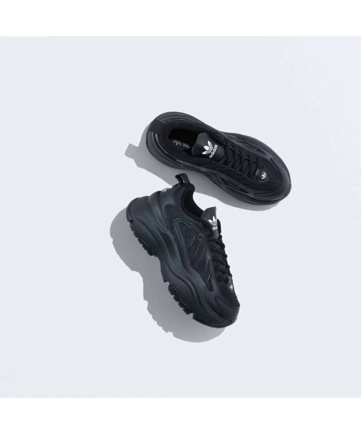 adidas オズガイア