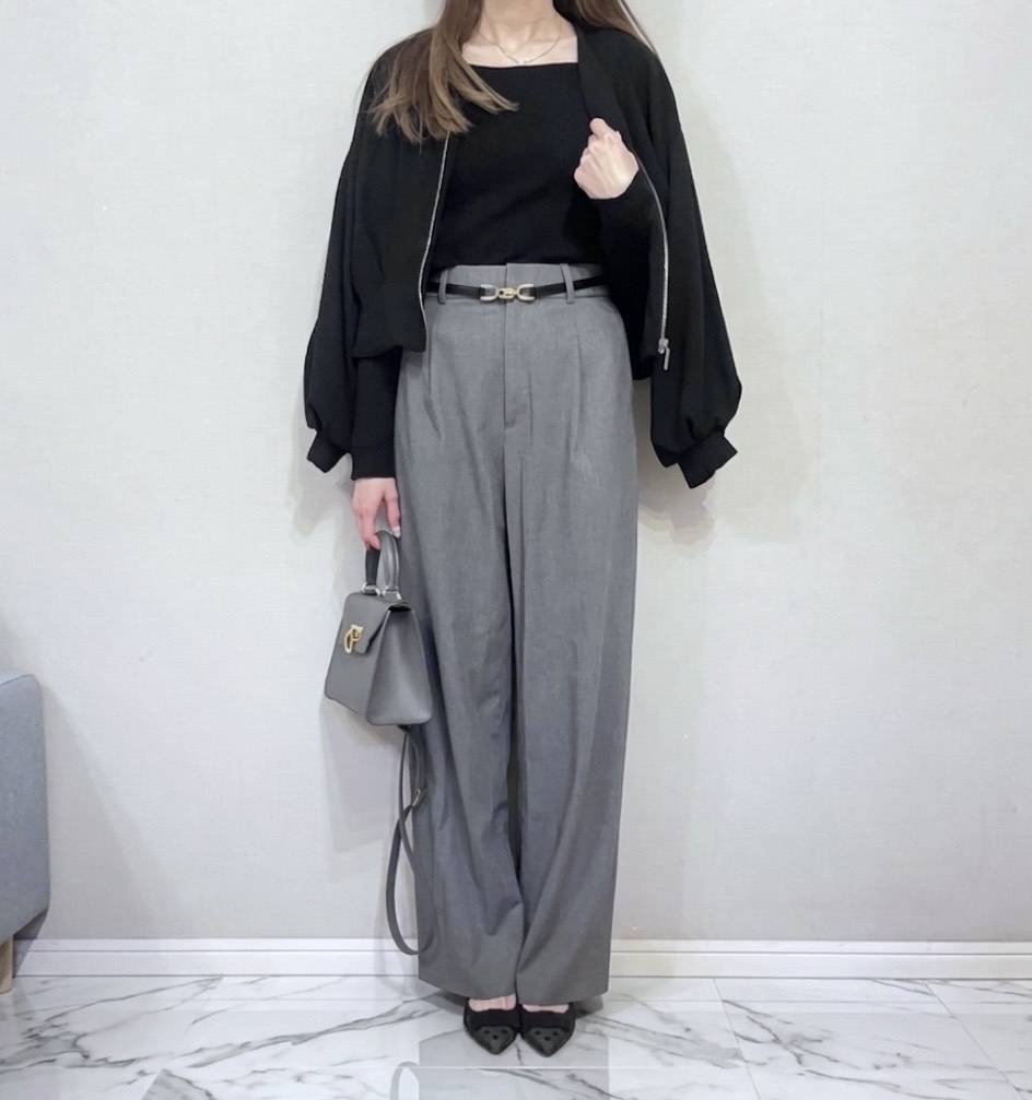 UNIQLOのタックワイドパンツコーデ