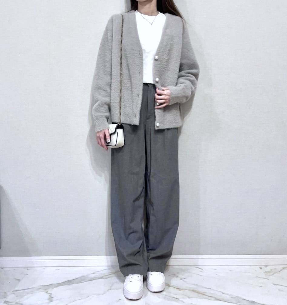 UNIQLOのタックワイドパンツコーデ