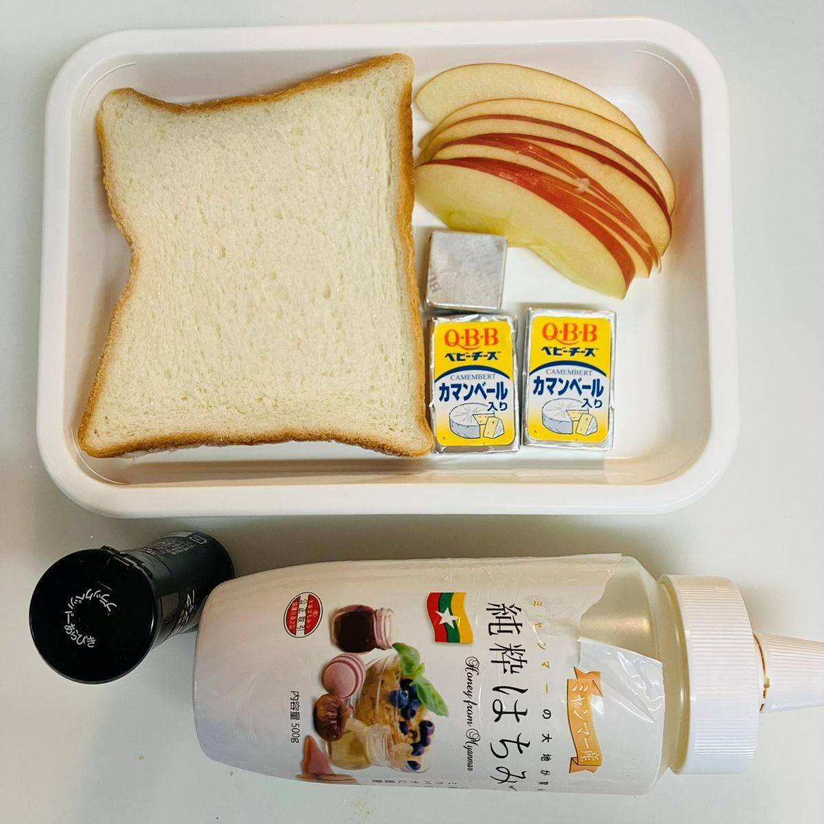 パスコ公式の「りんごとカマンベールチーズのハニートースト」のレシピ